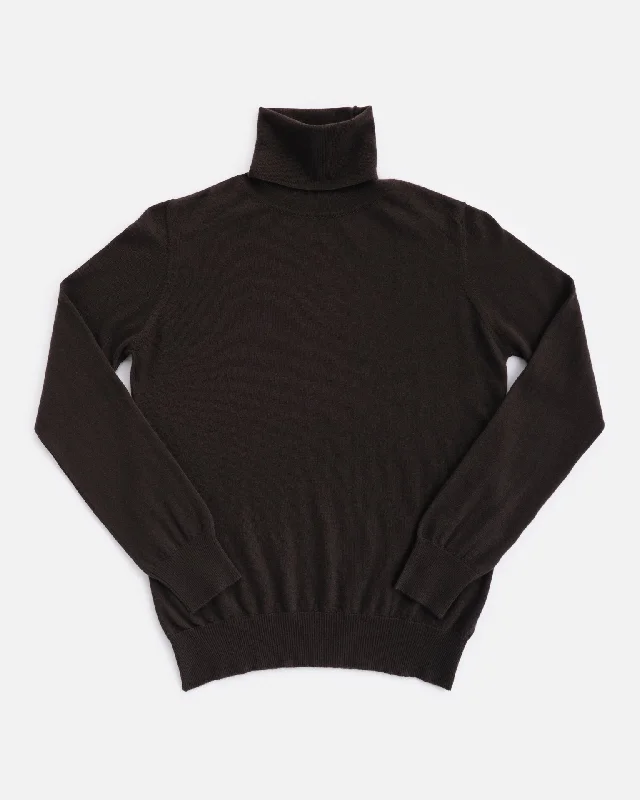 THE SUPER LIGHT ROLLNECK SWEATER | DARK BROWN Tailored Straight A-Line