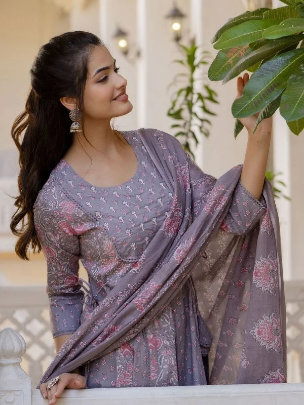 Anouk Women Floral Yoke Design Panelled Aari Work Pure Cotton Kurta with Trousers & With Dupatta Trousers Bridal Satin Anouk Women Floral Yoke Design Panelled Aari Work Pure Cotton Kurta with Trousers & With Dupatta Trousers Bridal Satin