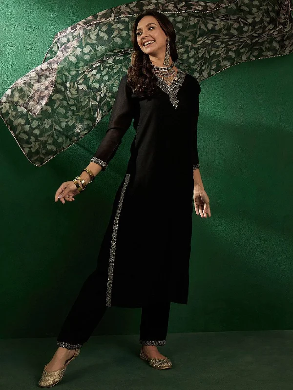 Sangria Ethnic Motifs Yoke Design Sequinned V-Neck Straight Kurta With Trouser & Dupatta Trousers Lace Delicate Sangria Ethnic Motifs Yoke Design Sequinned V-Neck Straight Kurta With Trouser & Dupatta Trousers Lace Delicate