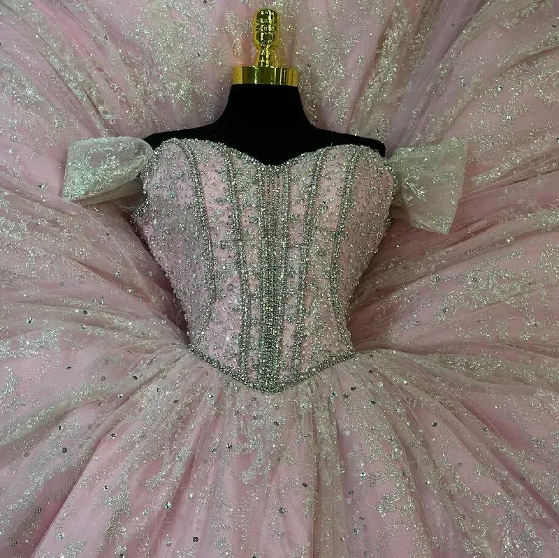 Pink Sparkly Diamonds Quinceanera Dresses Off Shoulder Puffy Skirt Big Bow Princess Sweet 15 vestidos de quinceañera 2024 Pink Sparkly Diamonds Quinceanera Dresses Off Shoulder Puffy Skirt Big Bow Princess Sweet 15 vestidos de quinceañera 2024